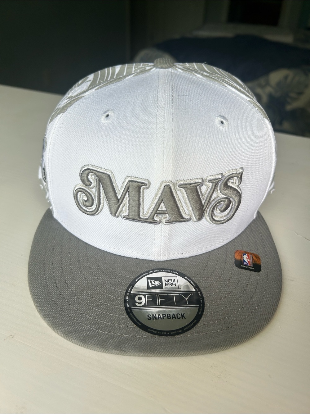 Dallas Mavericks White Snapback Hat Flat Brim NWT
